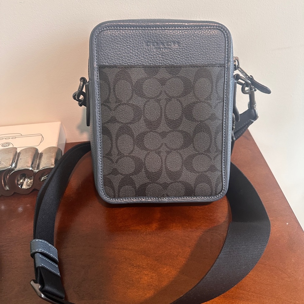 Coach Warren crossbody Messenger Bag